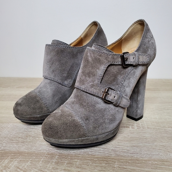 Lanvin Gray Suede Buckle Ankle Bootie, Size 35.5 - Picture 2 of 13